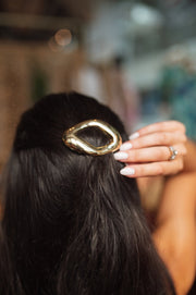 Presilha Oval Dourada
